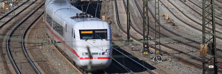 ICE der Bahn am Hauptbahnhof in Muenchen.