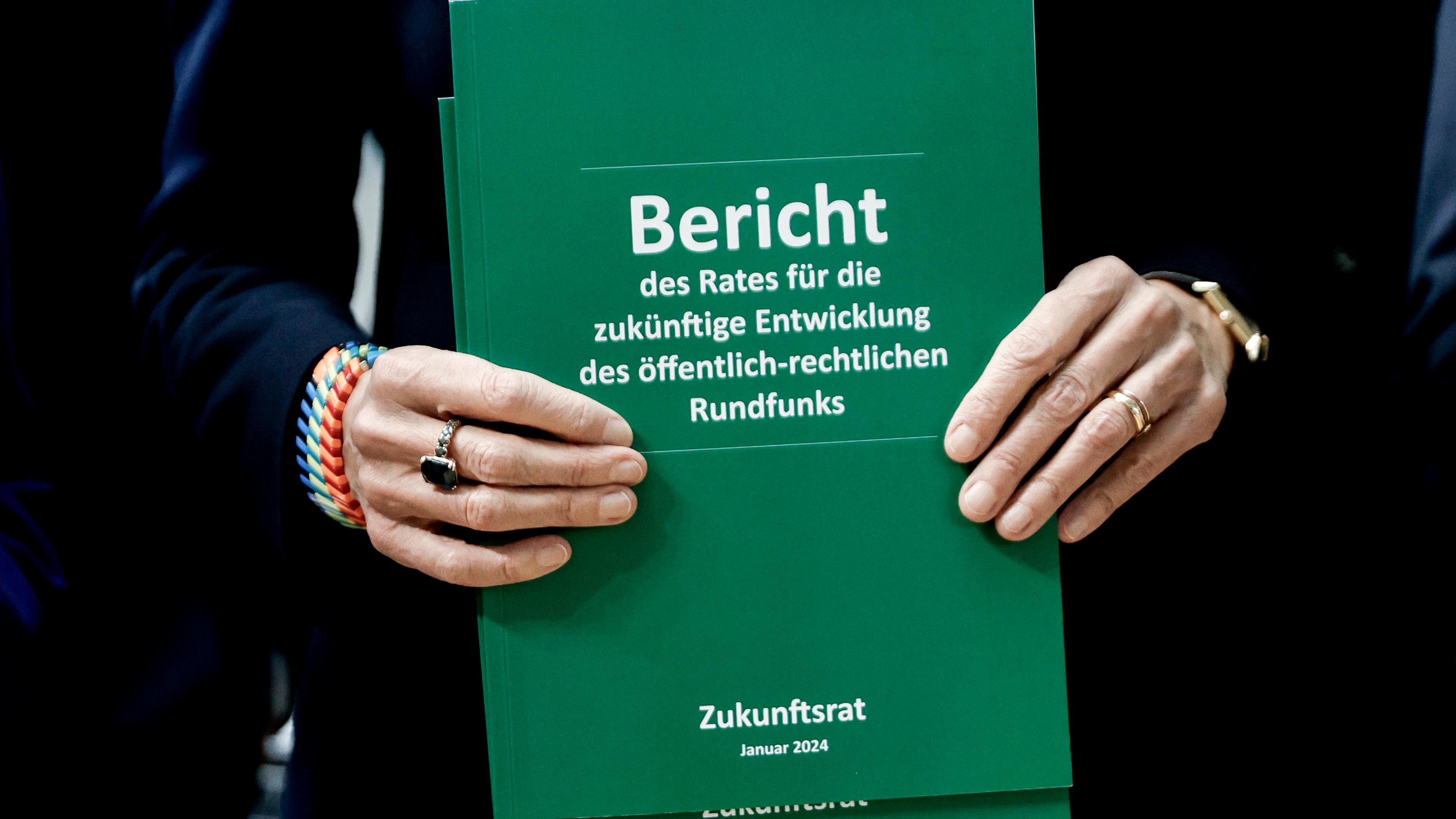 Berlin: Julia Jäkel, Vorsitzende des Zukunftsrates, hält den Bericht des Zukunftsrates für die Entwicklung des öffentlich-rechtlichen Rundfunks.