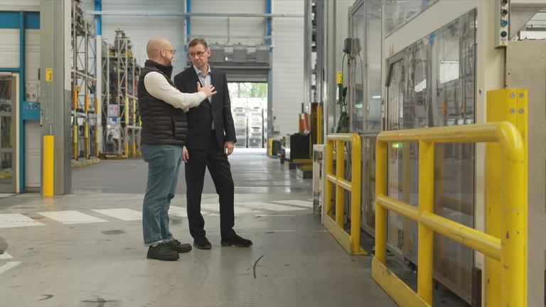 Männer unterhalten sich