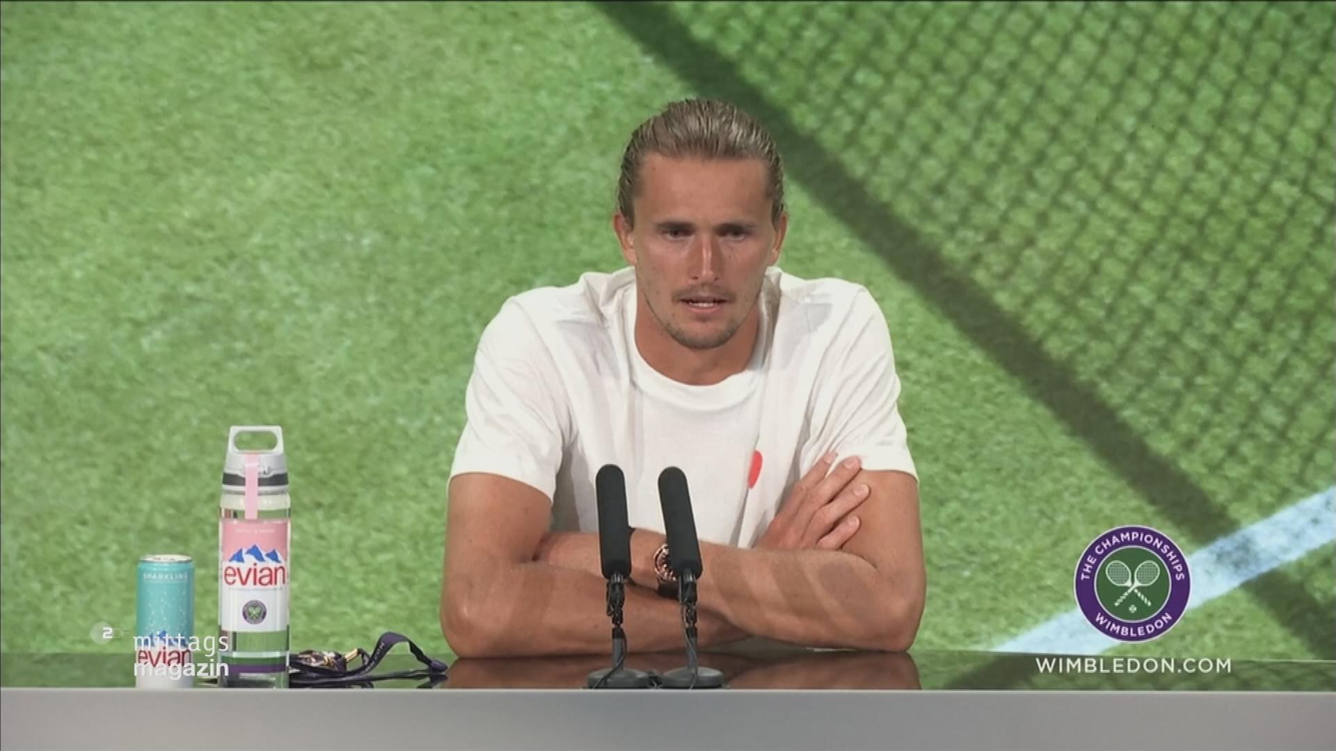 Alexander Zverev bei der Pressekonferenz nach dem Wimblon-Aus in der 1. Runde
