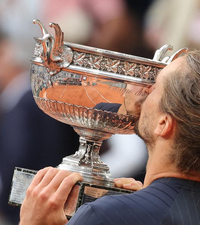 Zverev mit dem Coupe des Mousquetaires