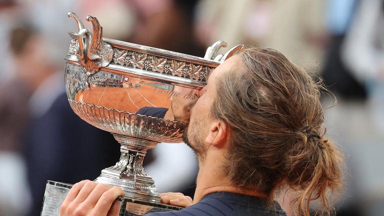Zverev mit dem Coupe des Mousquetaires