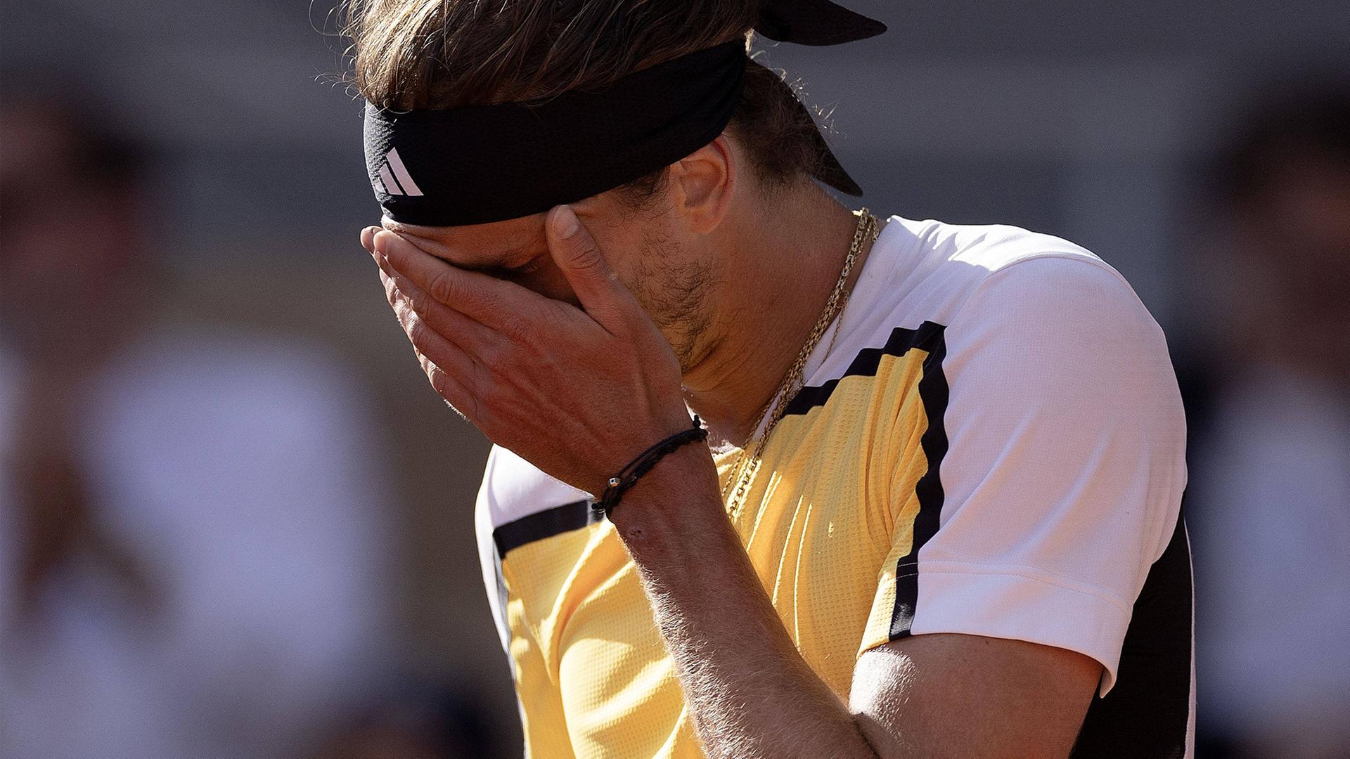 Deutschlands Alexander Zverev enttäuscht am 09.06.24.