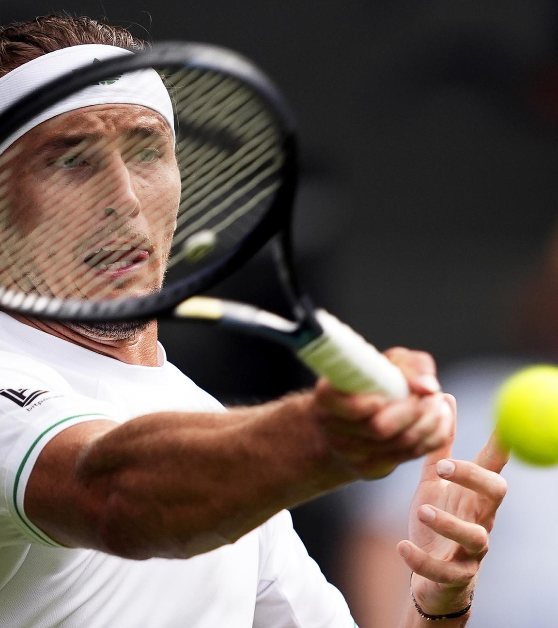 Wimbledon, 1. Runde, Rinderknech (Frankreich) - Zverev (Deutschland): Alexander Zverev spielt eine Vorhand